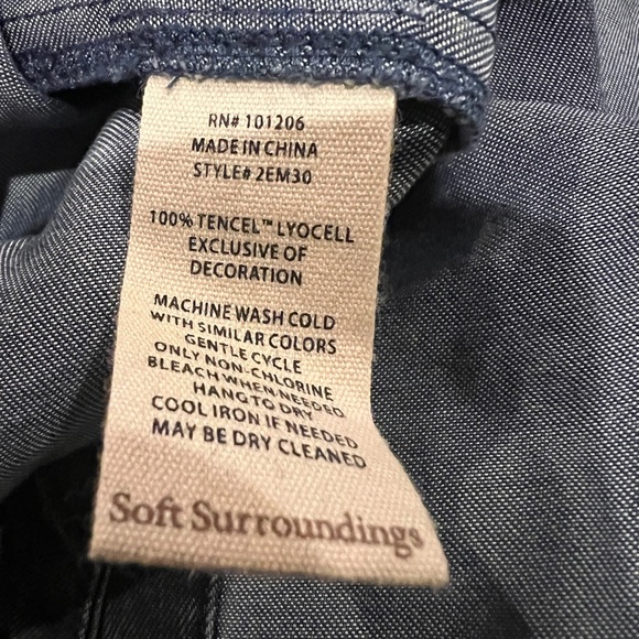 Soft Surroundings Blue Denim Embroidered Floral Hoodie Pullover Tunic Women’s M - Picture 8 of 8